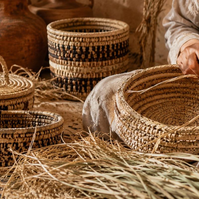 Halfa and Palm Fibers: Natural Baskets for Modern Homes